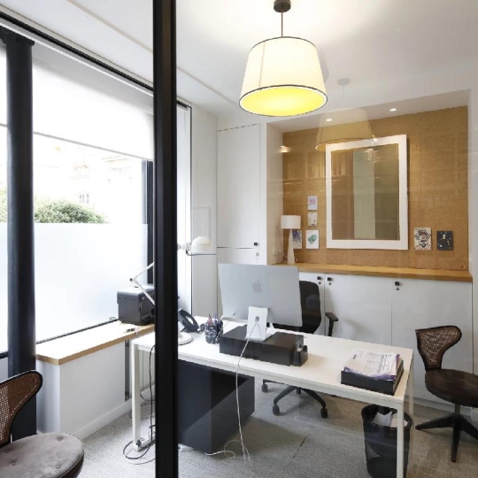  Annonces MONTROUGE : Office | PARIS (75011) | 153 m2 | 1 989 620 € 