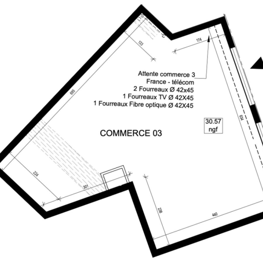  Annonces MONTROUGE : Local / Bureau | PUTEAUX (92800) | 40 m2 | 2 717 € 