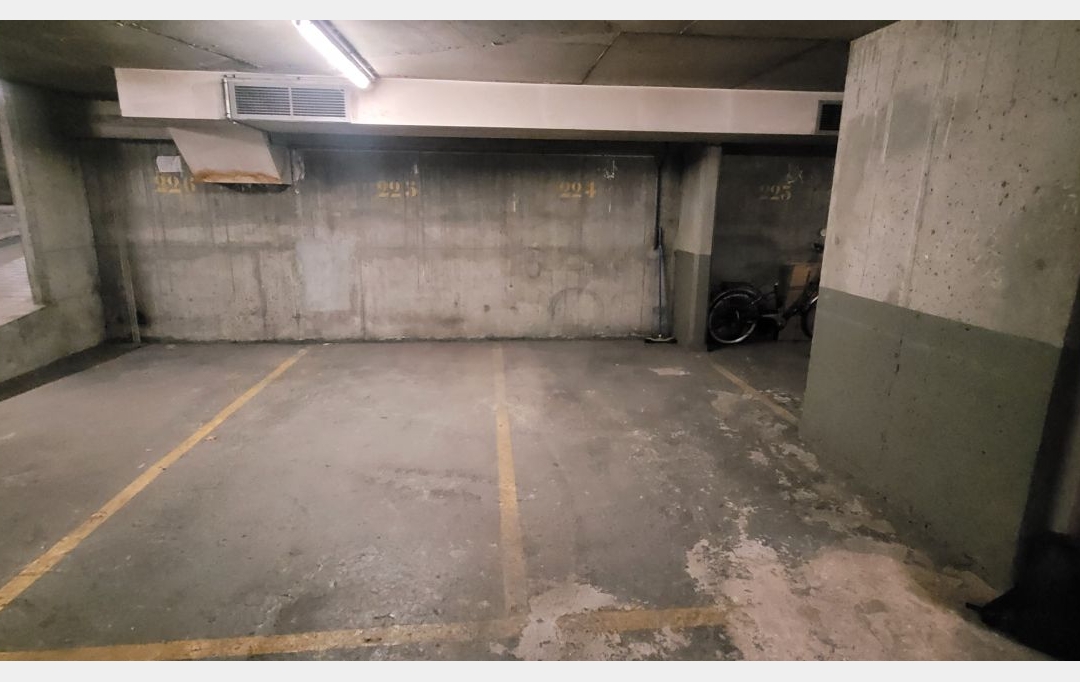 Annonces MONTROUGE : Parking | PARIS (75016) | 17 m2 | 60 000 € 