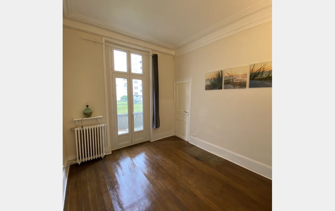 Annonces MONTROUGE : Appartement | CHARENTON-LE-PONT (94220) | 30 m2 | 1 150 € 