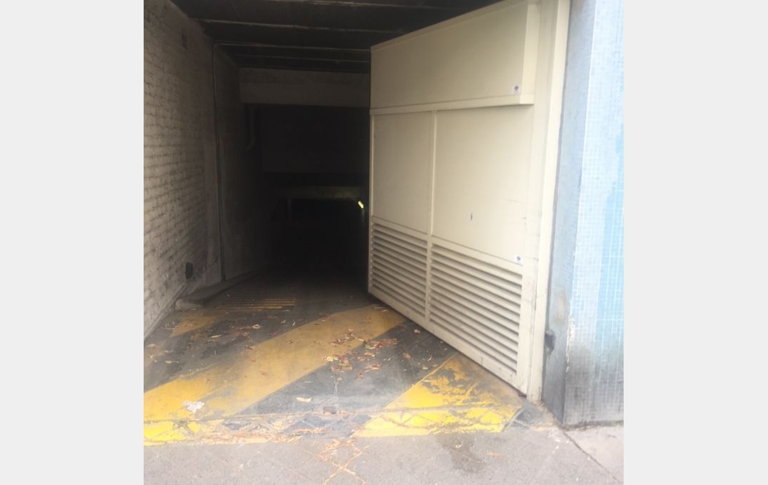 Annonces MONTROUGE : Garage / Parking | PARIS (75015) | 0 m2 | 120 € 